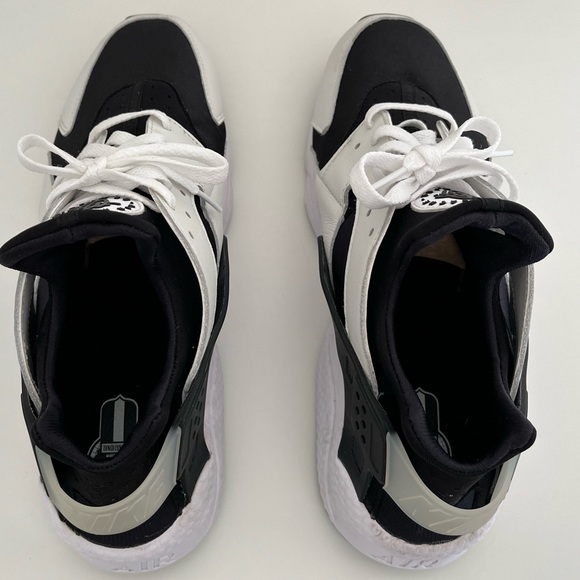 Men’s Nike Air Huarache - Picture 13 of 14